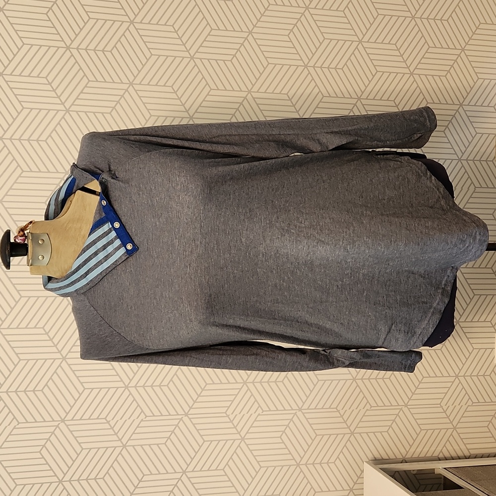 Jason Wu for Eva Air Lounge Top Gray and Blue Button Cowl Neck Size Medium